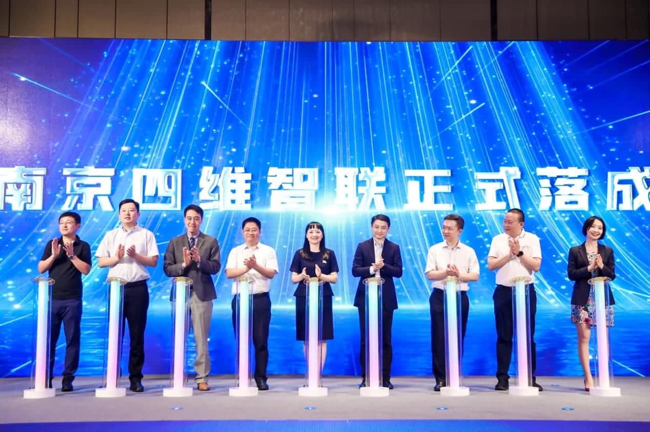 �Ͼ���ά������� ����������������̬